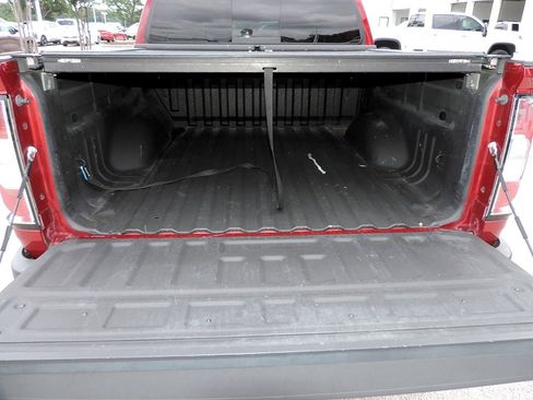 Used 2017 GMC Canyon SLE w/ All Terrain Package AWD/4WD image 15