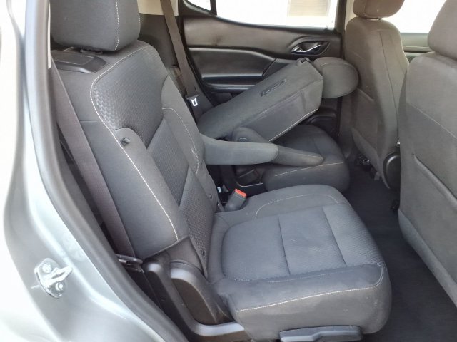 Used 2023 GMC Acadia SLE FWD image 21