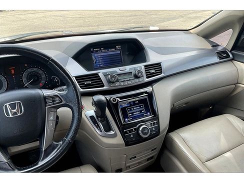 Used 2015 Honda Odyssey Touring Elite image 6