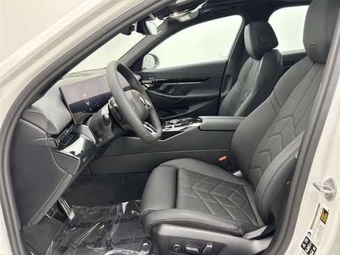 New 2026 BMW 530i xDrive w/ M Sport Package image 25