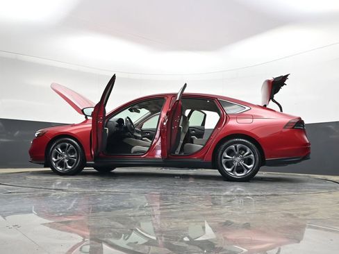 Used 2023 Honda Accord EX image 39