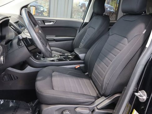 Used 2017 Ford Edge SE image 10