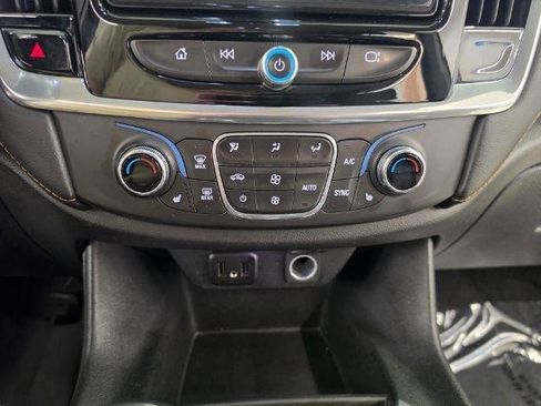 Used 2020 Chevrolet Traverse LT AWD/4WD image 25