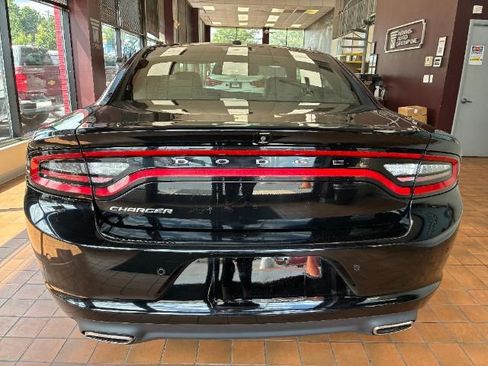 Used 2021 Dodge Charger SXT w/ Leather Interior Group image 9