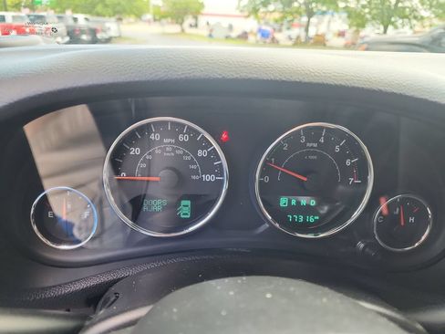 Used 2015 Jeep Wrangler Unlimited Sport w/ Quick Order Package 24S AWD/4WD image 17