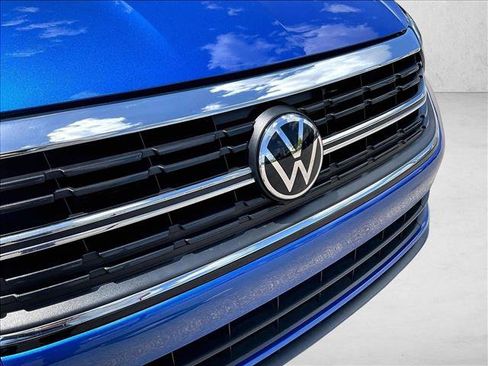 Used 2024 Volkswagen Jetta SE w/ Panoramic Sunroof Package FWD image 27