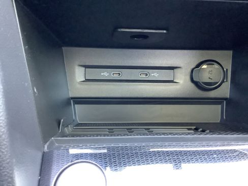 New 2026 Volkswagen Taos SE FWD image 21