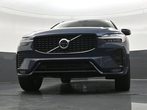 Used 2024 Volvo XC60 B5 Plus AWD/4WD image 29