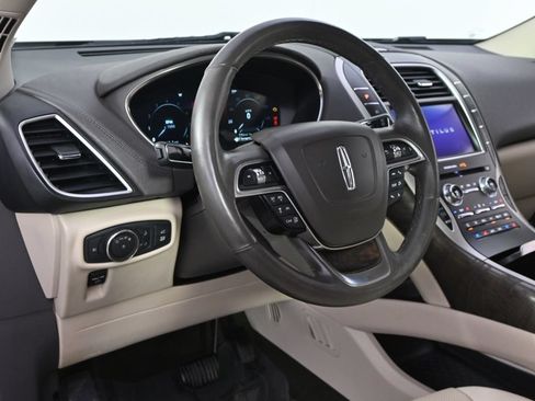 Used 2020 Lincoln Nautilus Reserve w/ Equipment Group 201A AWD/4WD image 12