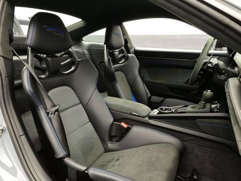Certified 2025 Porsche 911 GT3 RS RWD image 13