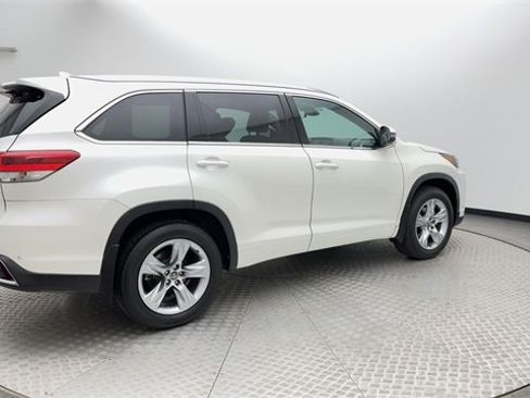 Used 2018 Toyota Highlander Limited image 2