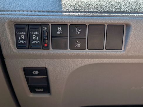 Used 2018 Honda Odyssey EX image 22