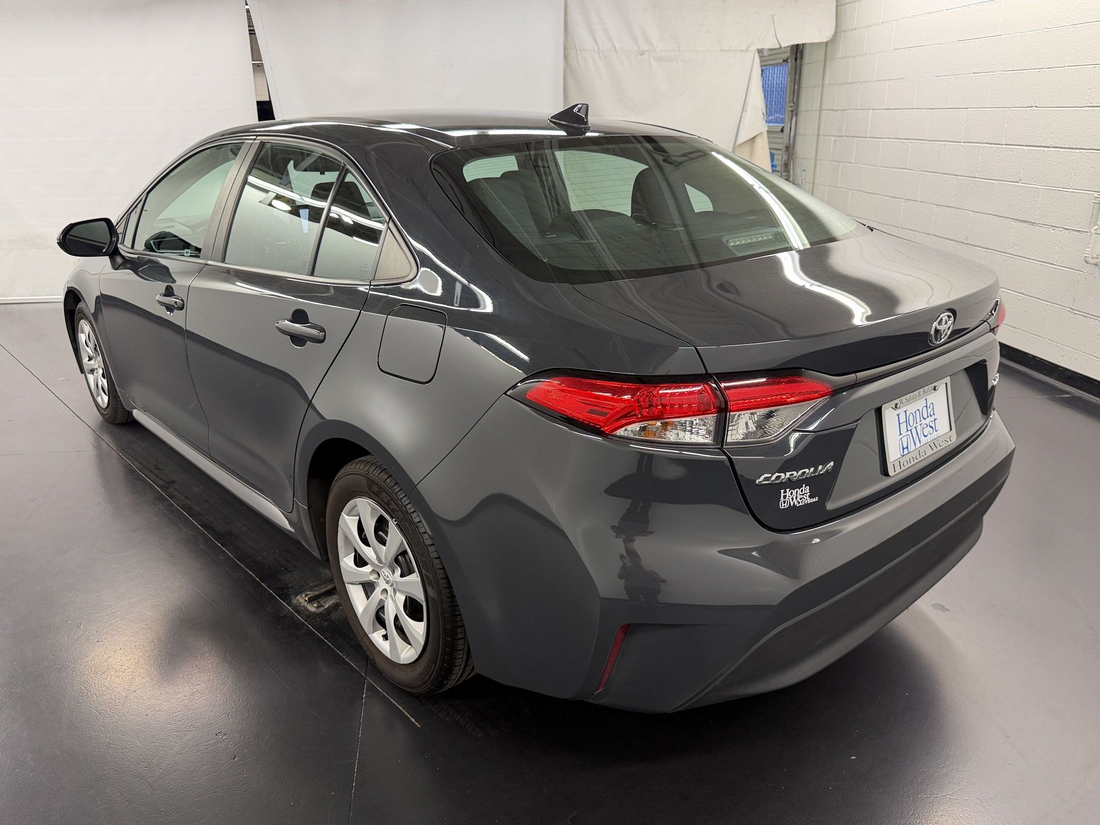 Used 2024 Toyota Corolla LE FWD image 3