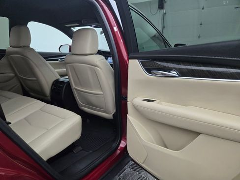 Used 2018 Cadillac XT5 AWD image 29