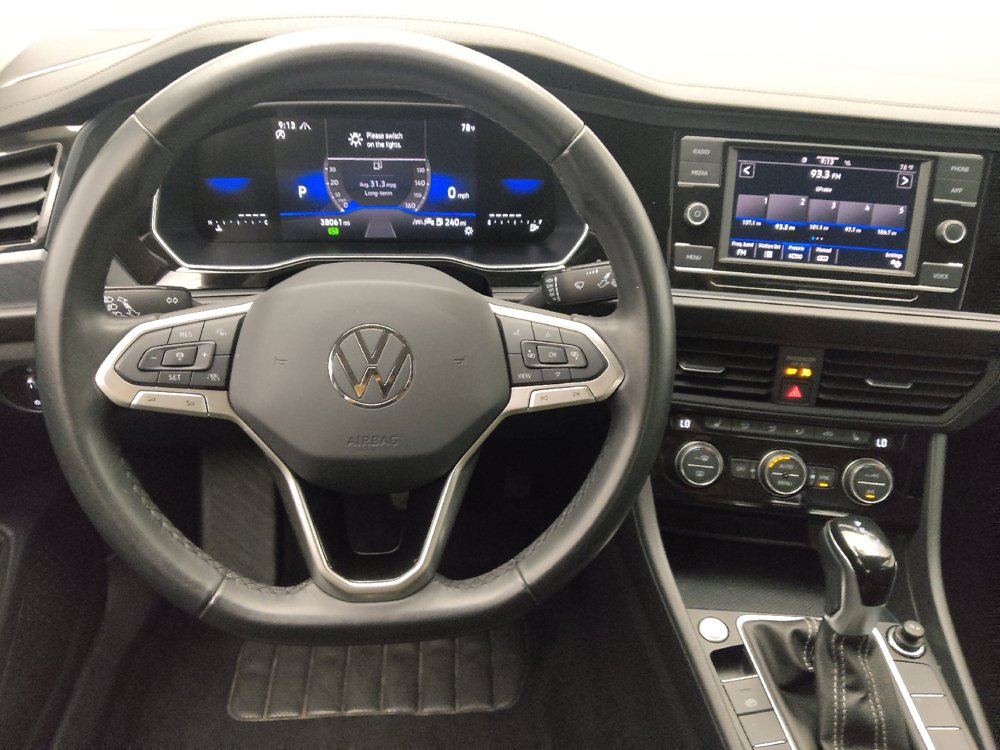 Used 2024 Volkswagen Jetta SE FWD image 22
