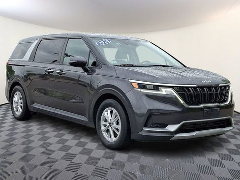Used 2024 Kia Carnival LX FWD image 1