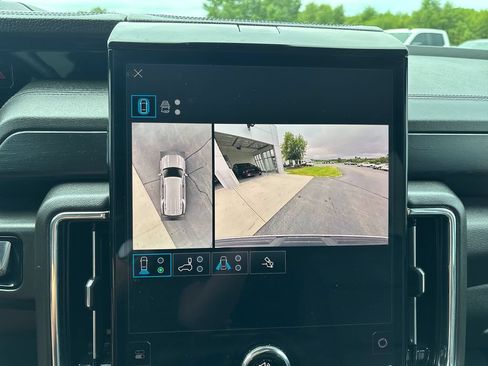 Certified 2025 GMC Yukon Denali AWD/4WD image 19