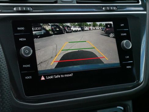 Certified 2023 Volkswagen Tiguan SE R-Line AWD/4WD image 29