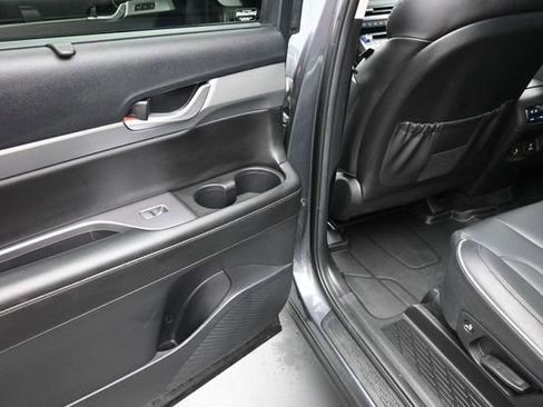 Used 2025 Hyundai Palisade SEL FWD image 16