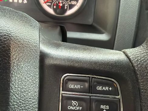 Used 2019 RAM 1500 Classic SLT RWD image 16