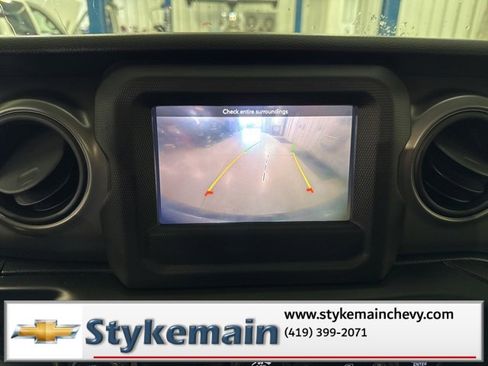 Used 2021 Jeep Wrangler Unlimited Sport w/ Technology Group image 35