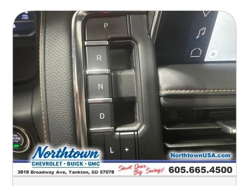 Used 2024 GMC Yukon AT4 w/ Technology Package image 25