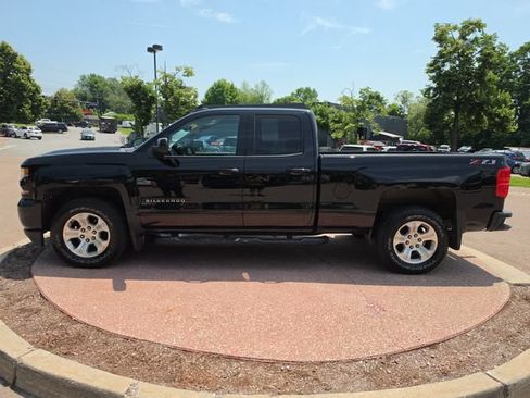 Used 2018 Chevrolet Silverado 1500 LT w/ All Star Edition AWD/4WD image 2
