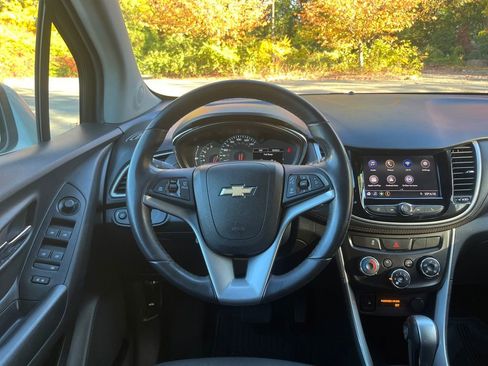 Used 2021 Chevrolet Trax LT w/ Driver Confidence Package image 23