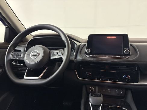 Used 2021 Nissan Rogue SV image 21