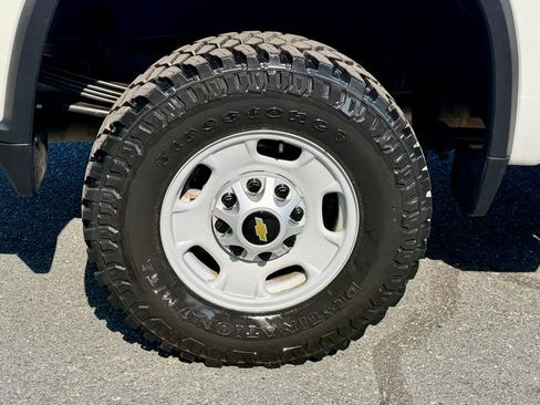 Used 2021 Chevrolet Silverado 2500 W/T w/ WT Convenience Package AWD/4WD image 9