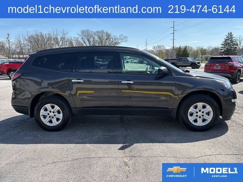 Used 2017 Chevrolet Traverse LS FWD image 3