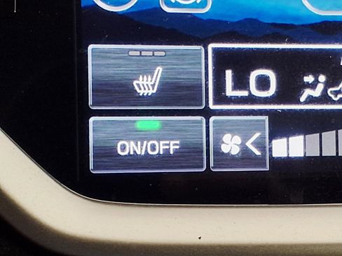 Certified 2024 Subaru Ascent Premium w/ Convenience Package image 22