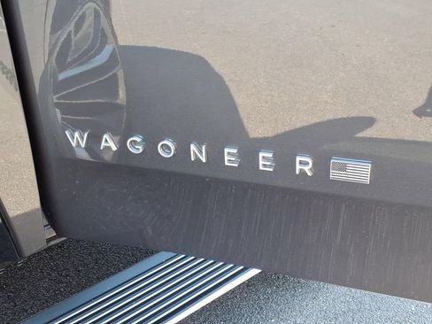 Used 2023 Jeep Wagoneer Series III w/ Premium Group I AWD/4WD image 30