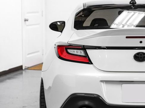 Used 2022 Toyota GR86 Premium w/ ALL Weather Mat Package (TMS) RWD image 46