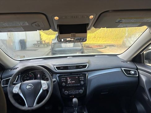 Used 2016 Nissan Rogue SV image 7
