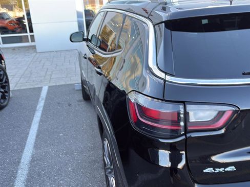 Used 2022 Jeep Compass Limited w/ Elite Group image 7