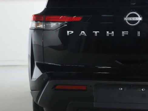 Certified 2025 Nissan Pathfinder SV FWD image 36