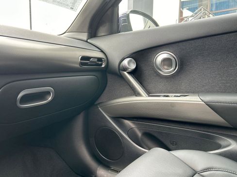 New 2025 Genesis GV60 Advanced image 19