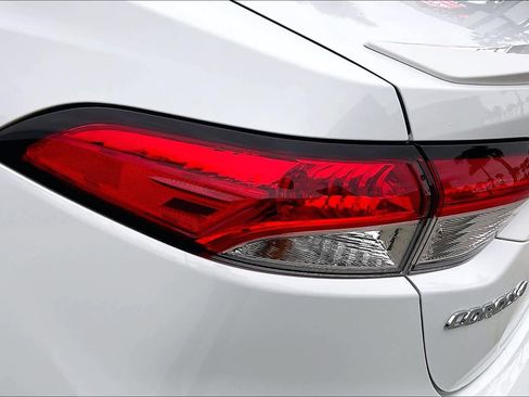 Used 2024 Toyota Corolla SE image 28