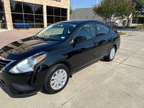 Used 2019 Nissan Versa S Plus FWD image 2