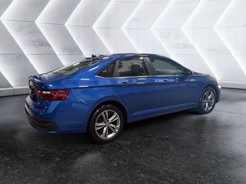 Used 2023 Volkswagen Jetta SE FWD image 6