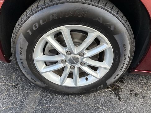 Used 2019 Dodge Grand Caravan SXT image 16