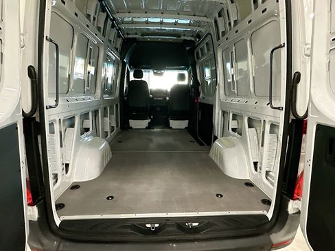 Used 2023 Mercedes-Benz Sprinter 144 Cargo image 25