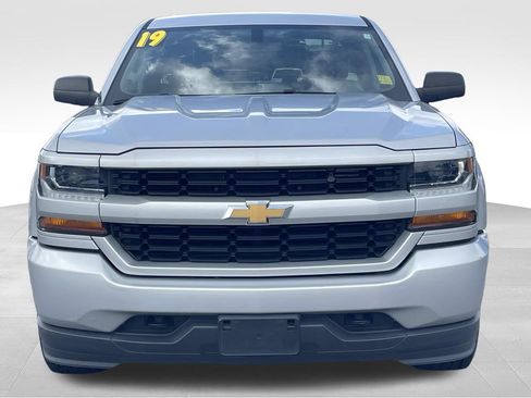 Used 2019 Chevrolet Silverado 1500 Custom w/ LPO, Essentials Package RWD image 9