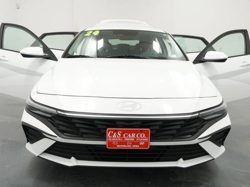 Used 2024 Hyundai Elantra SE FWD image 26