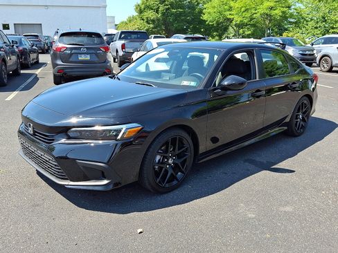 Used 2024 Honda Civic Sport image 3