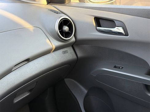 Used 2014 Chevrolet Sonic LT image 28