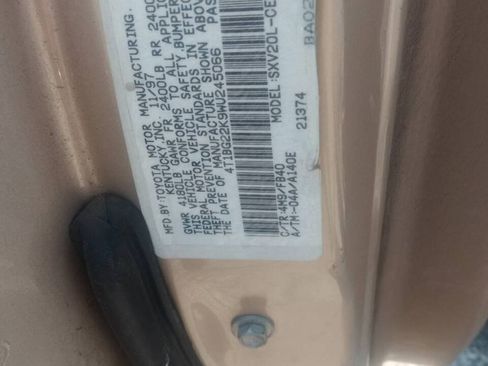 Used 1998 Toyota Camry LE FWD image 43