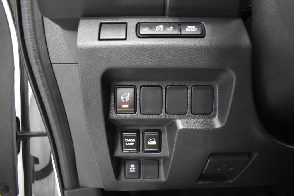 Used 2023 Nissan Frontier SV w/ Midnight Edition Package AWD/4WD image 18