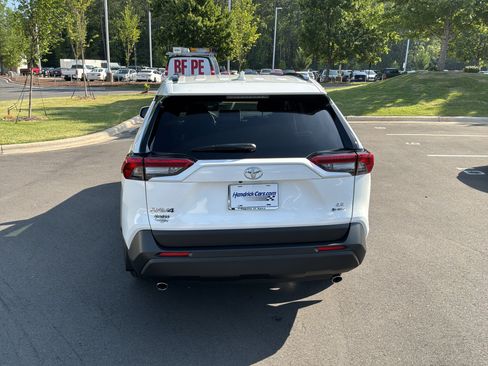 Used 2025 Toyota RAV4 LE AWD/4WD image 9